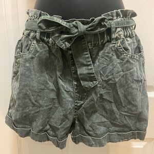 String tie fashion shorts